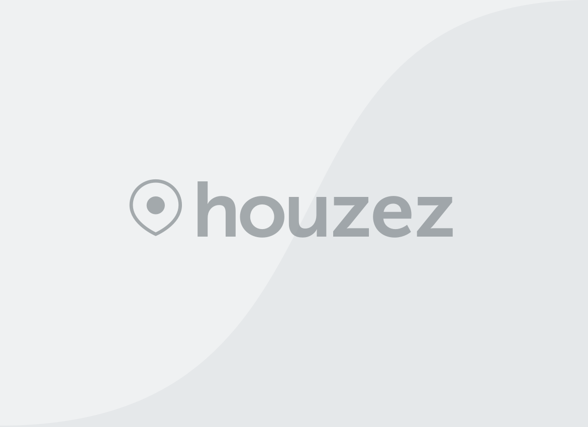 3 Bedrooms with a Shop (Unfurnihsed)